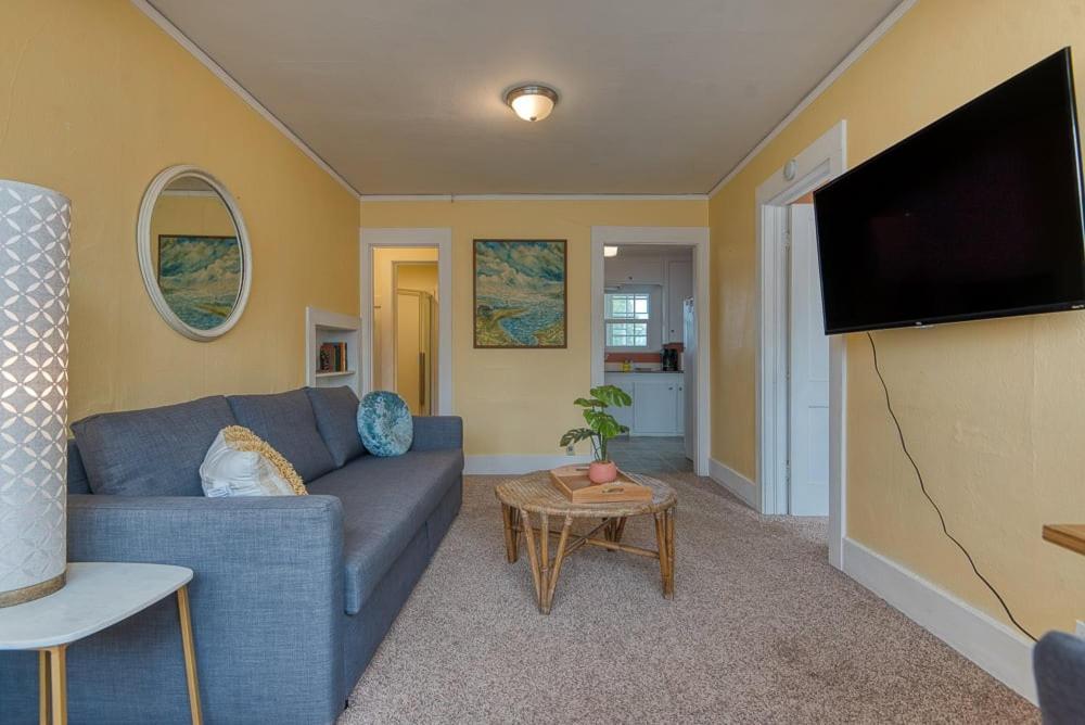 #Stayinmydistrict Heritage House Apt Coos Bay Eksteriør billede